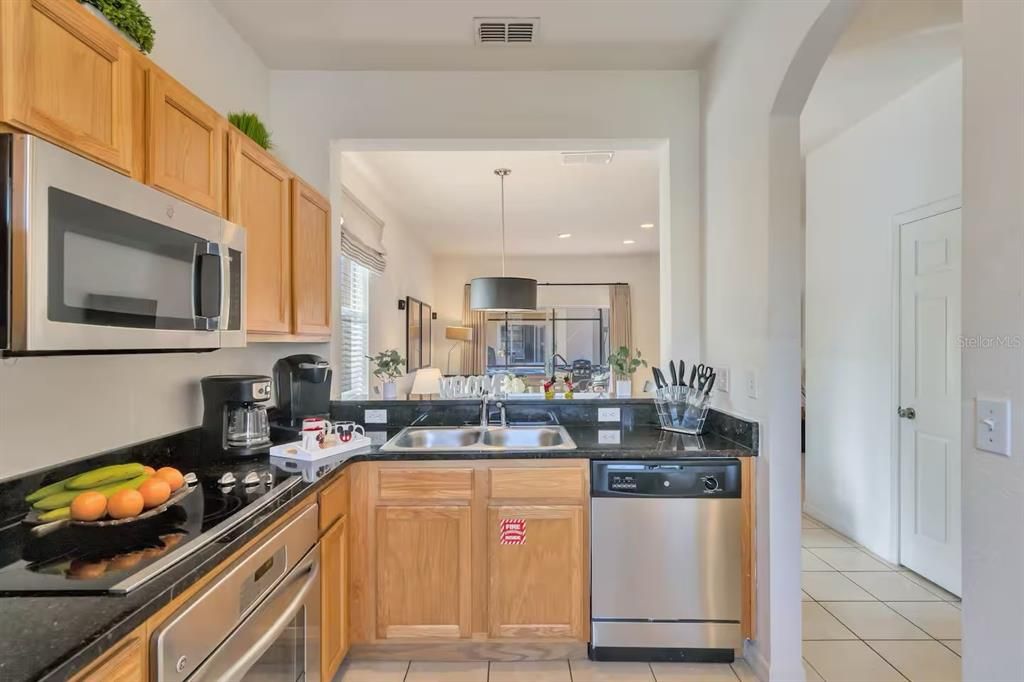 For Sale: $330,000 (4 beds, 3 baths, 1852 Square Feet)
