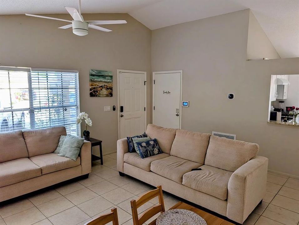 For Rent: $2,800 (4 beds, 2 baths, 1182 Square Feet)