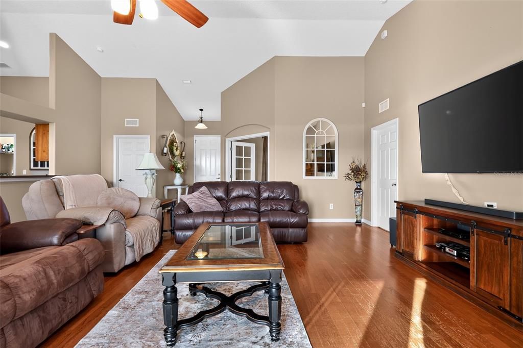 For Sale: $749,000 (4 beds, 2 baths, 2195 Square Feet)
