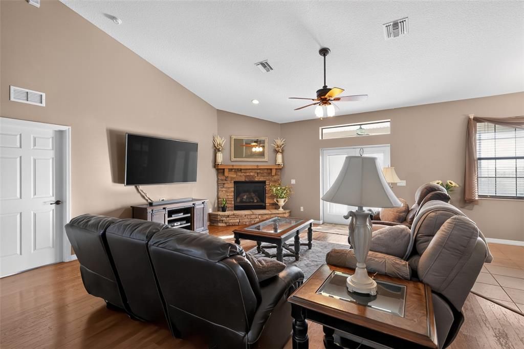 For Sale: $749,000 (4 beds, 2 baths, 2195 Square Feet)