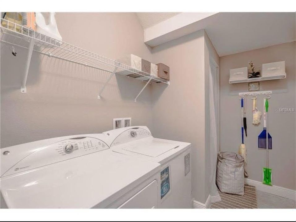 For Rent: $2,900 (3 beds, 2 baths, 1776 Square Feet)