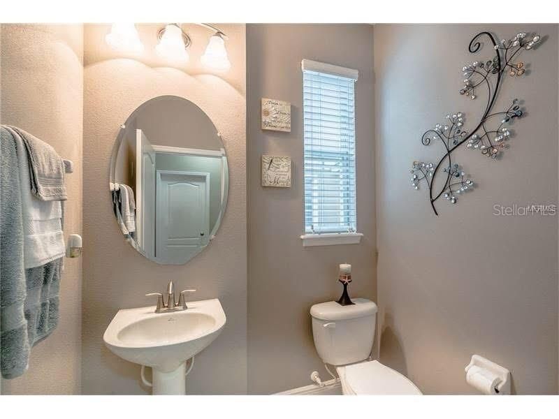 For Rent: $2,900 (3 beds, 2 baths, 1776 Square Feet)