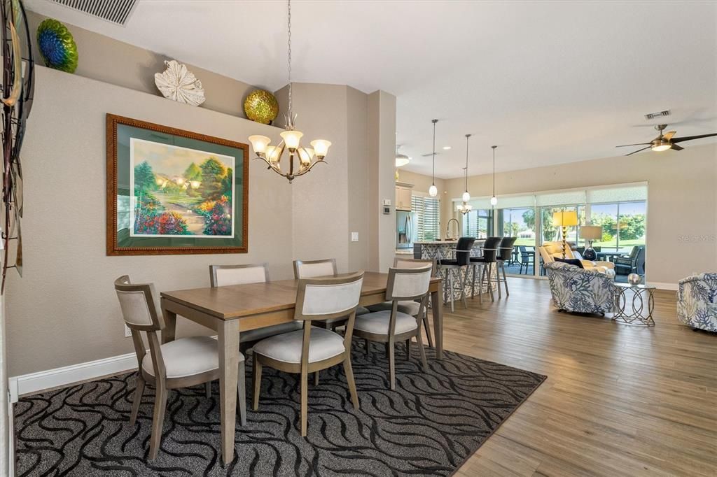 En Venta: $434,500 (3 camas, 2 baños, 1954 Pies cuadrados)