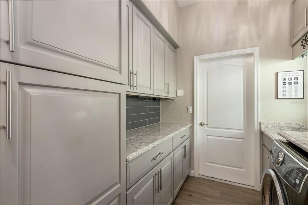 En Venta: $434,500 (3 camas, 2 baños, 1954 Pies cuadrados)