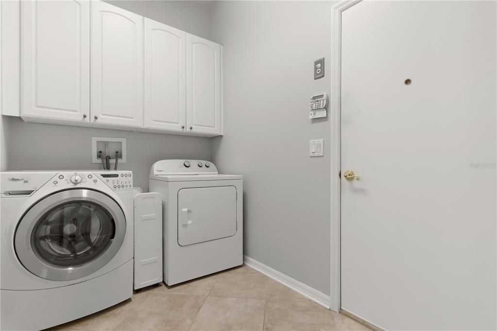 For Rent: $3,700 (4 beds, 3 baths, 2749 Square Feet)