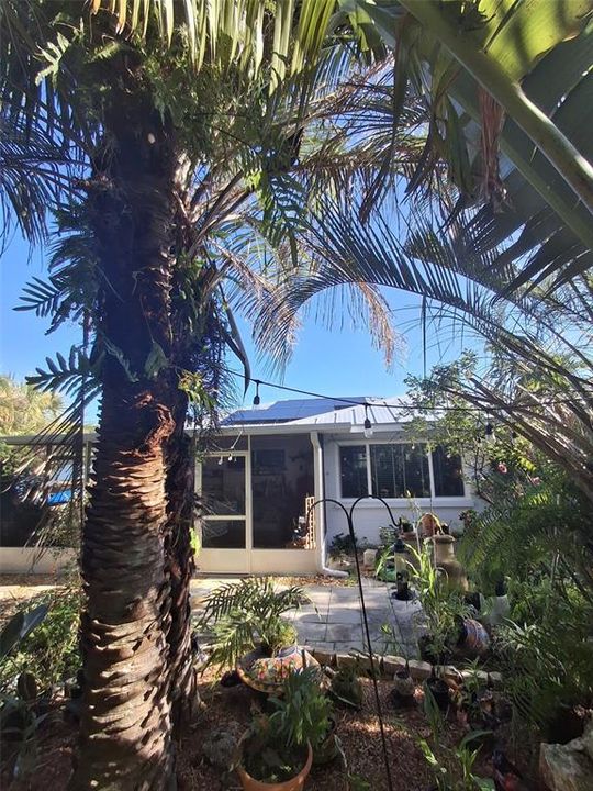 For Sale: $329,900 (2 beds, 2 baths, 1240 Square Feet)