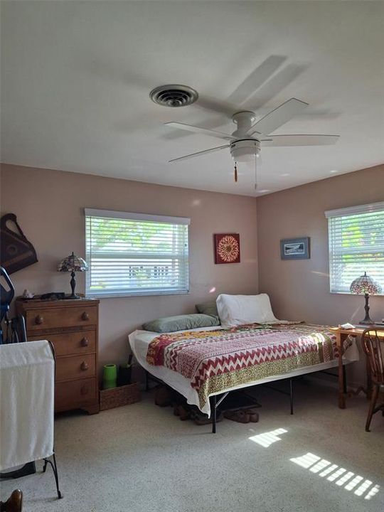 For Sale: $329,900 (2 beds, 2 baths, 1240 Square Feet)