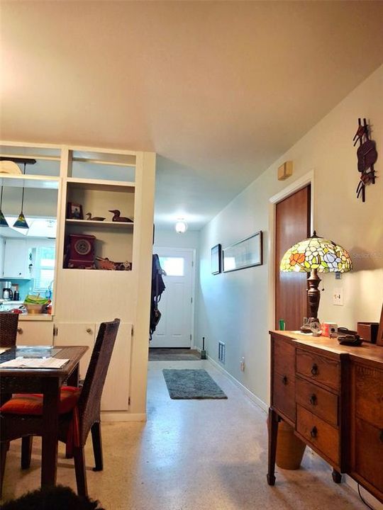 For Sale: $329,900 (2 beds, 2 baths, 1240 Square Feet)