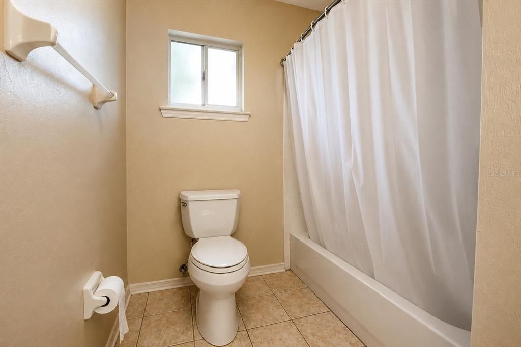 For Sale: $279,000 (2 beds, 2 baths, 1148 Square Feet)