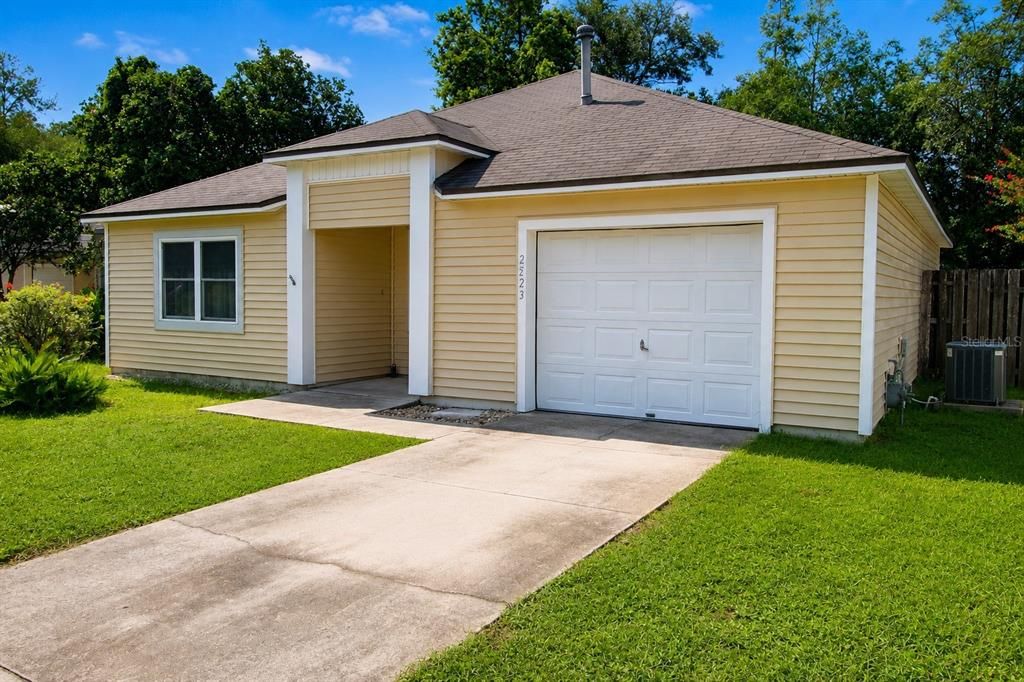 For Sale: $279,000 (2 beds, 2 baths, 1148 Square Feet)