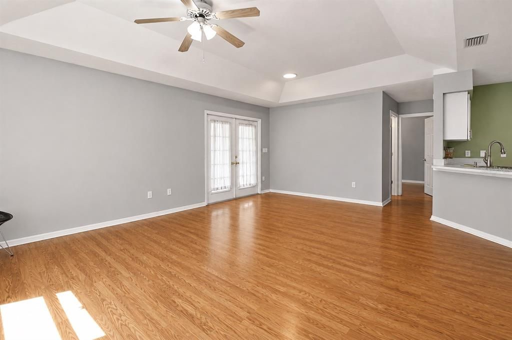 For Sale: $279,000 (2 beds, 2 baths, 1148 Square Feet)