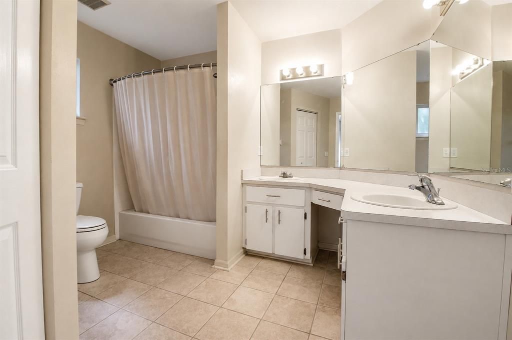 For Sale: $279,000 (2 beds, 2 baths, 1148 Square Feet)