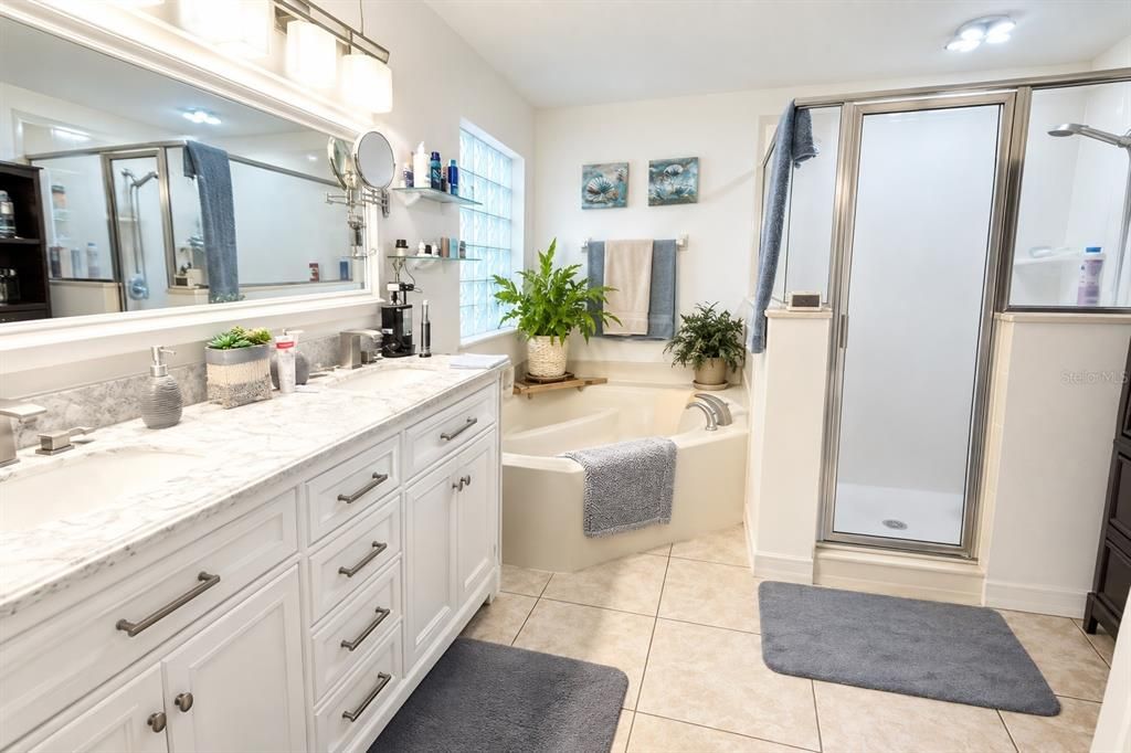 For Sale: $350,000 (3 beds, 2 baths, 1718 Square Feet)