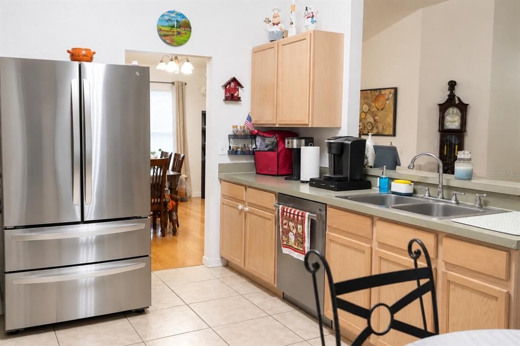 For Sale: $350,000 (3 beds, 2 baths, 1718 Square Feet)
