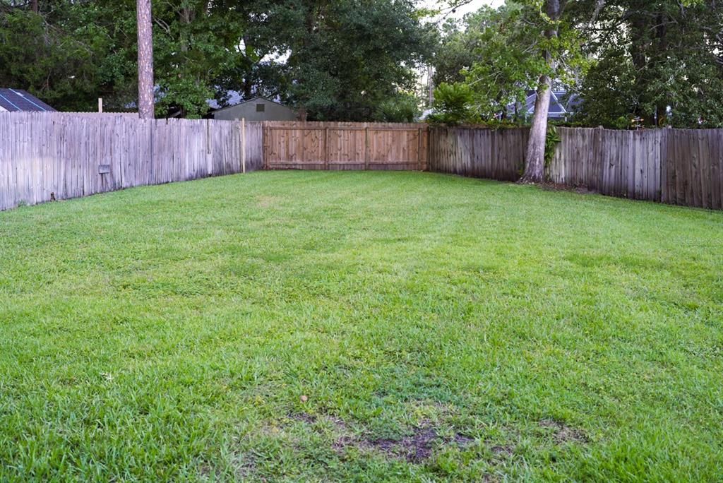 For Sale: $350,000 (3 beds, 2 baths, 1718 Square Feet)