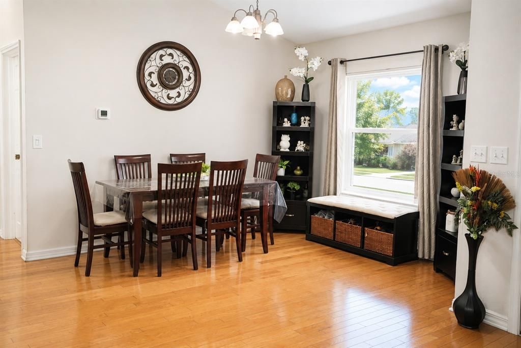 For Sale: $350,000 (3 beds, 2 baths, 1718 Square Feet)