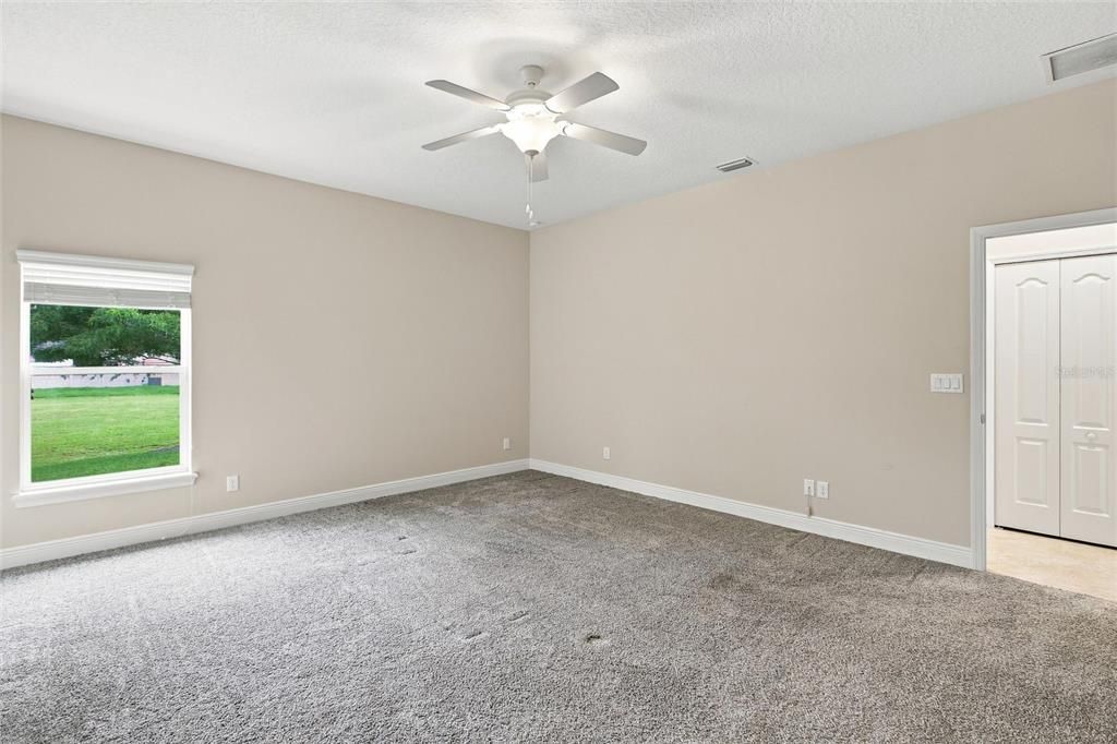 For Sale: $409,900 (4 beds, 2 baths, 1800 Square Feet)
