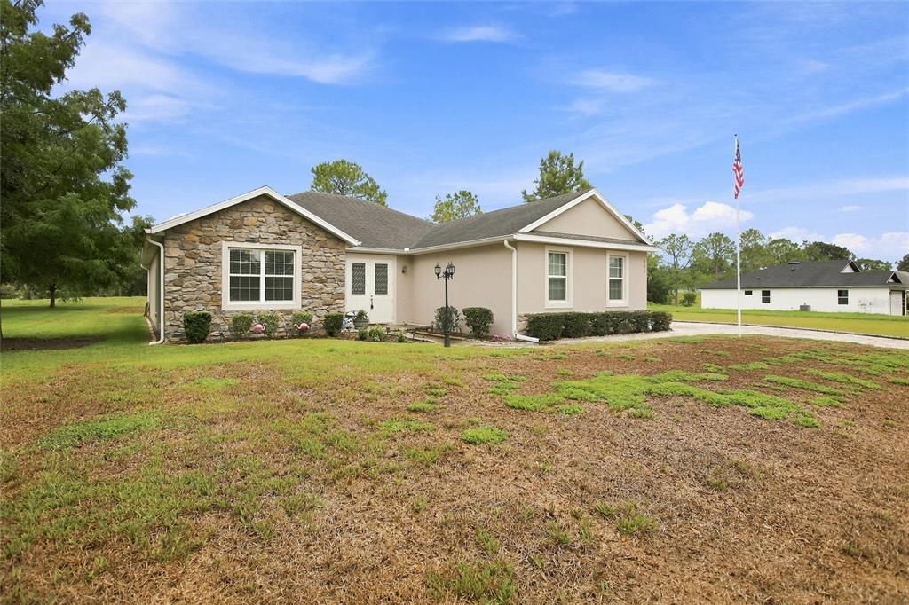 For Sale: $409,900 (4 beds, 2 baths, 1800 Square Feet)