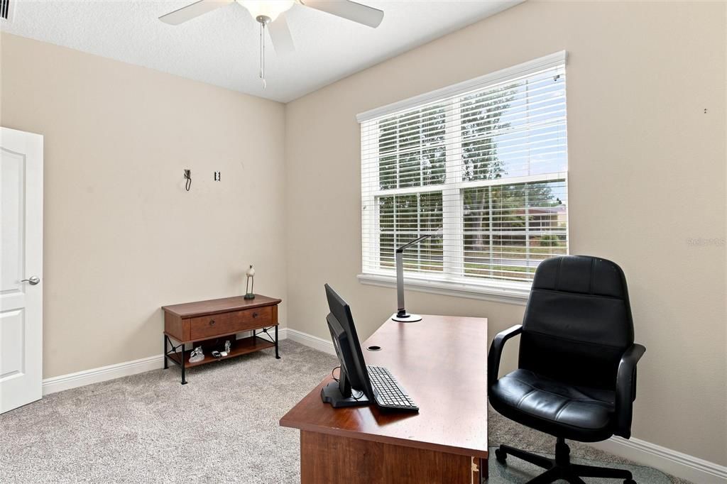 For Sale: $409,900 (4 beds, 2 baths, 1800 Square Feet)