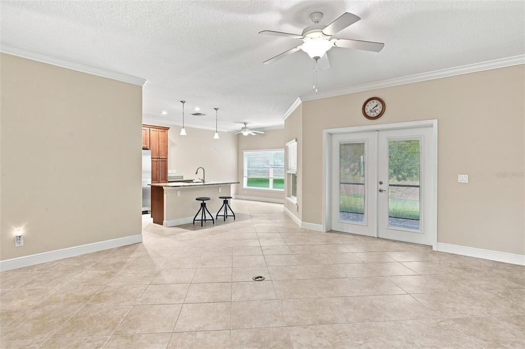 For Sale: $409,900 (4 beds, 2 baths, 1800 Square Feet)