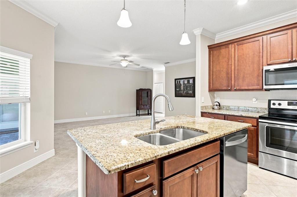For Sale: $409,900 (4 beds, 2 baths, 1800 Square Feet)