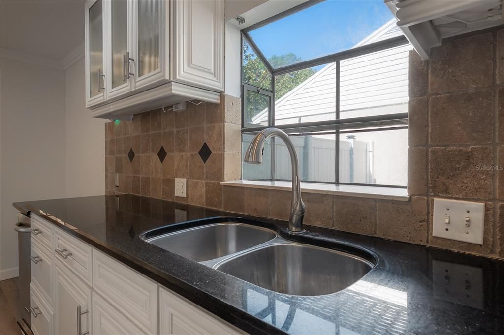 For Rent: $3,200 (4 beds, 2 baths, 2157 Square Feet)