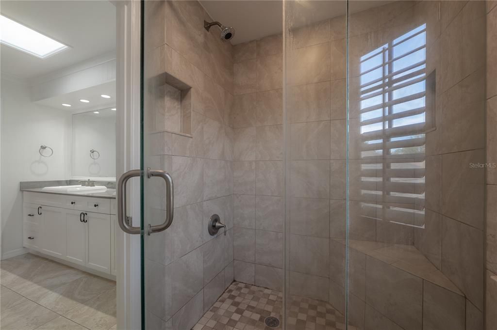 For Rent: $3,200 (4 beds, 2 baths, 2157 Square Feet)