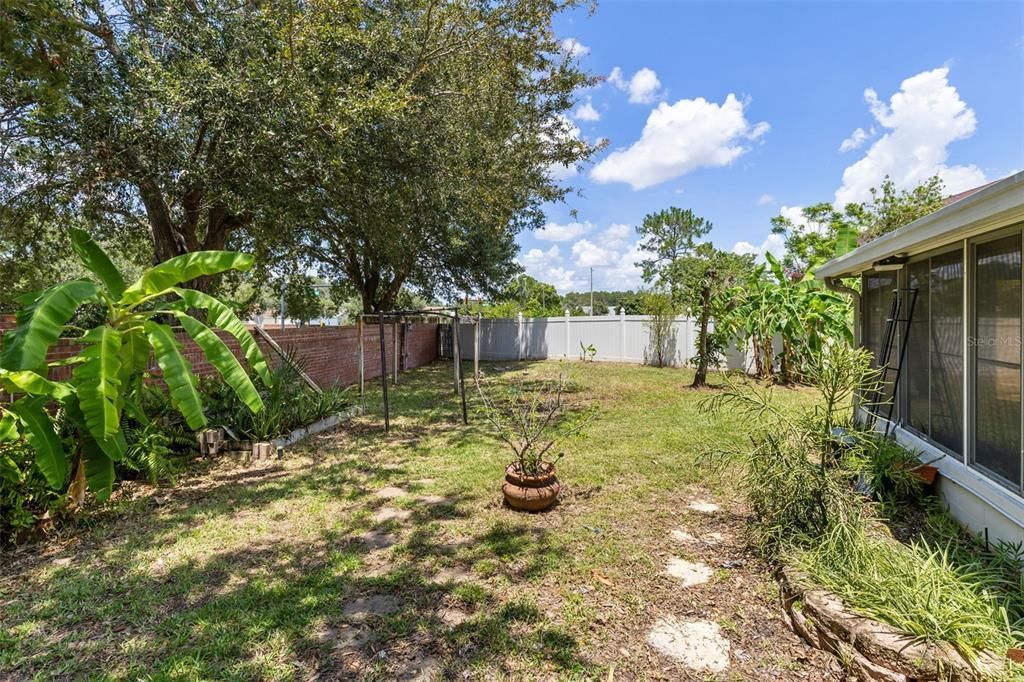 For Sale: $499,000 (4 beds, 2 baths, 2318 Square Feet)