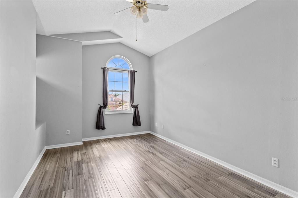 For Sale: $499,000 (4 beds, 2 baths, 2318 Square Feet)