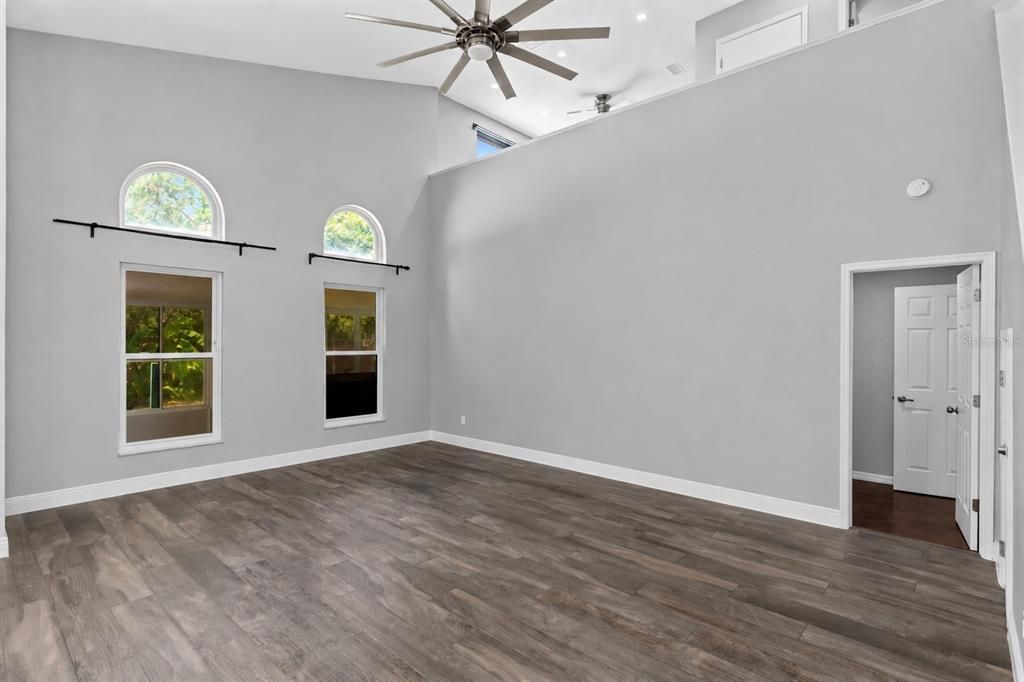 For Sale: $499,000 (4 beds, 2 baths, 2318 Square Feet)