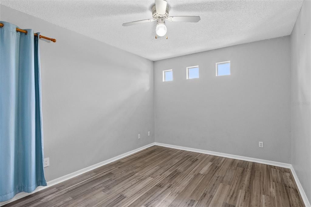 For Sale: $499,000 (4 beds, 2 baths, 2318 Square Feet)
