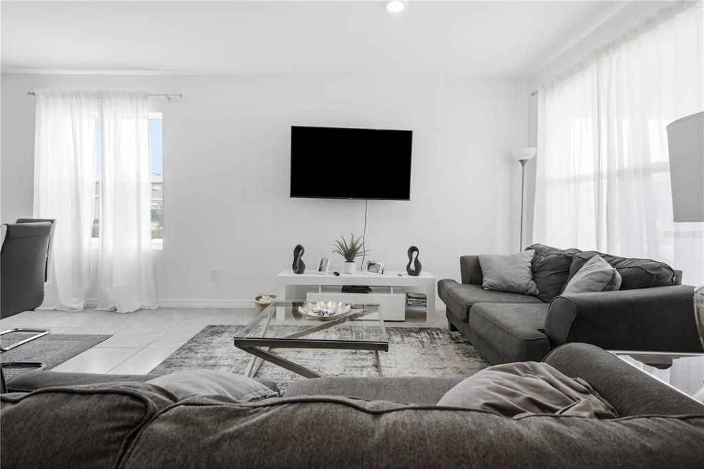 For Sale: $455,000 (3 beds, 2 baths, 1536 Square Feet)