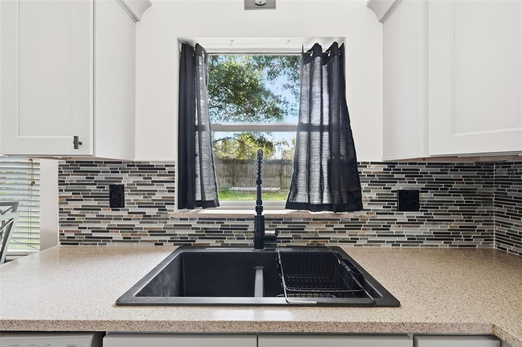 En Venta: $399,900 (4 camas, 2 baños, 2081 Pies cuadrados)