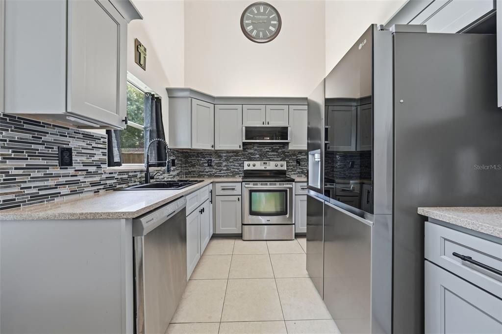 En Venta: $399,900 (4 camas, 2 baños, 2081 Pies cuadrados)