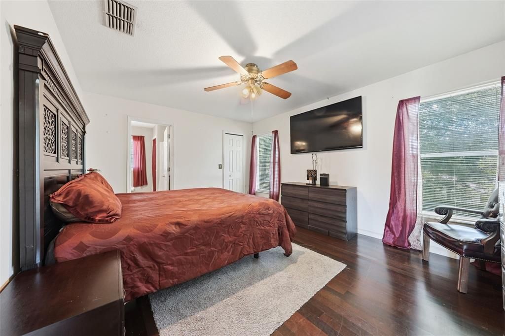 En Venta: $399,900 (4 camas, 2 baños, 2081 Pies cuadrados)