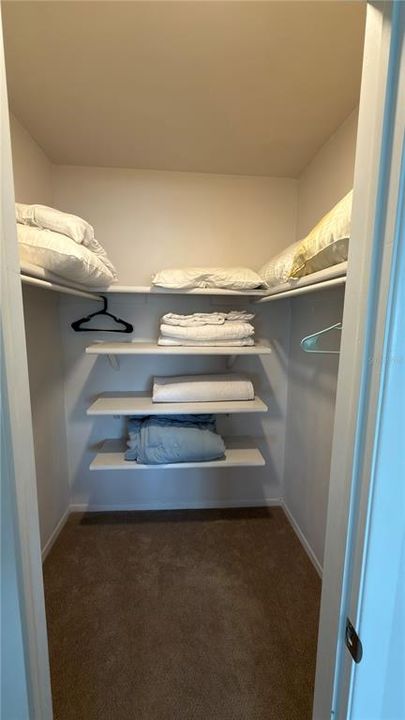 For Rent: $3,500 (2 beds, 1 baths, 855 Square Feet)
