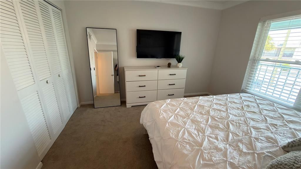 For Rent: $3,500 (2 beds, 1 baths, 855 Square Feet)