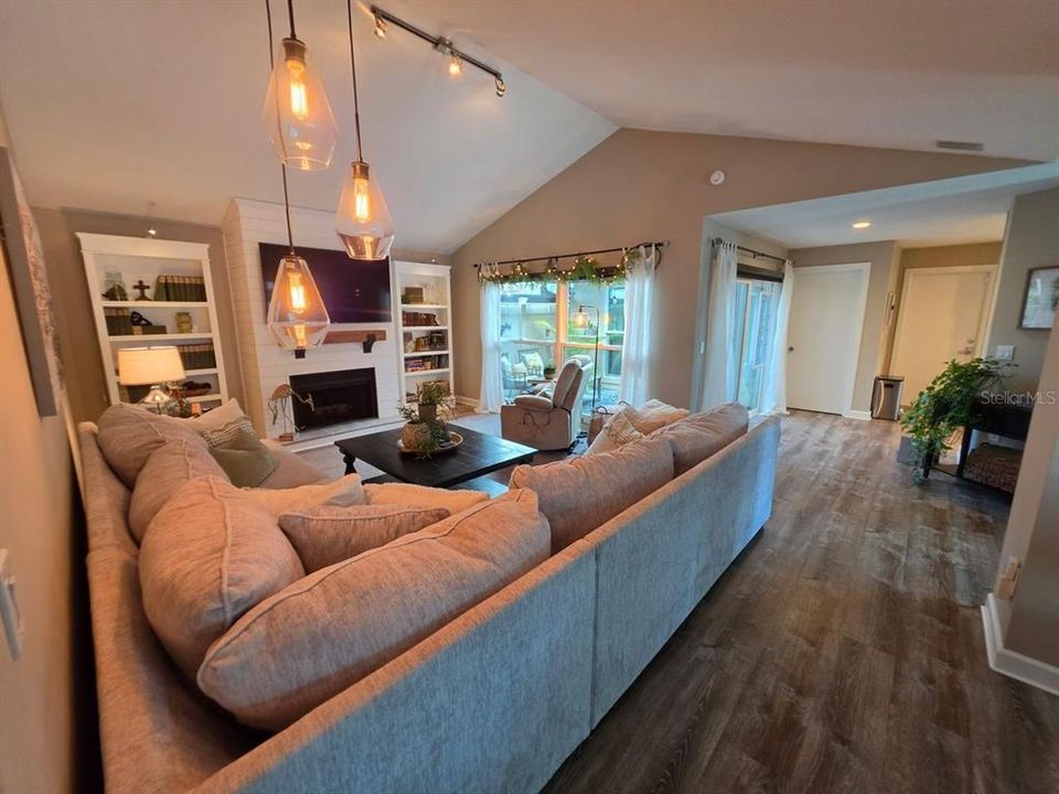 For Sale: $515,000 (3 beds, 2 baths, 1787 Square Feet)