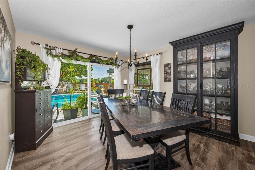 For Sale: $515,000 (3 beds, 2 baths, 1787 Square Feet)