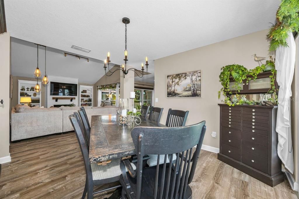 For Sale: $515,000 (3 beds, 2 baths, 1787 Square Feet)