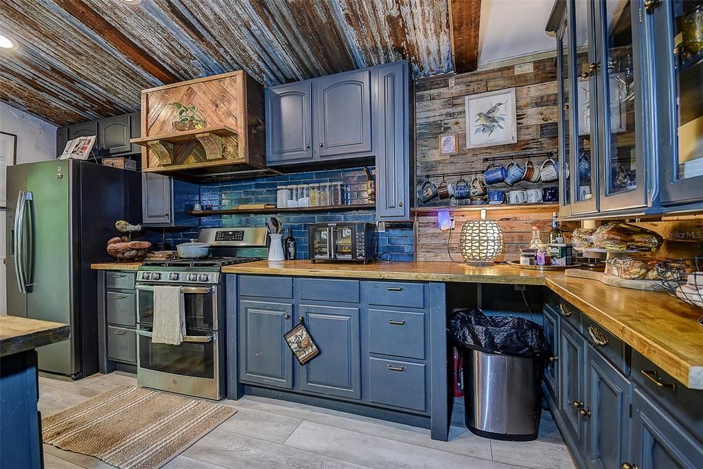На продажу: $299,900 (3 спален, 3 ванн, 1590 Квадратных фут)