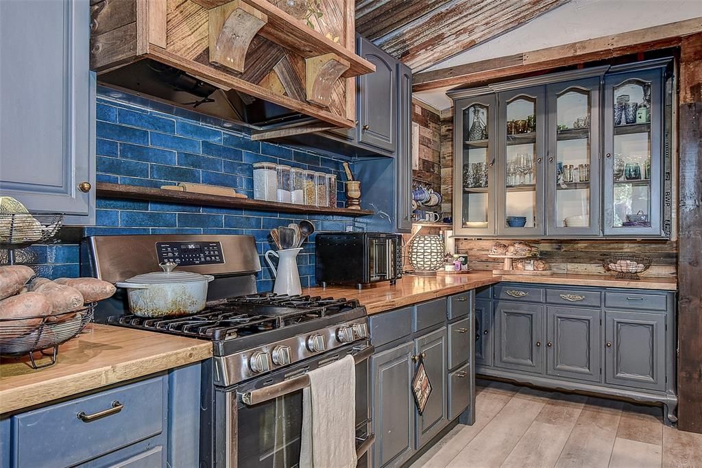 На продажу: $299,900 (3 спален, 3 ванн, 1590 Квадратных фут)
