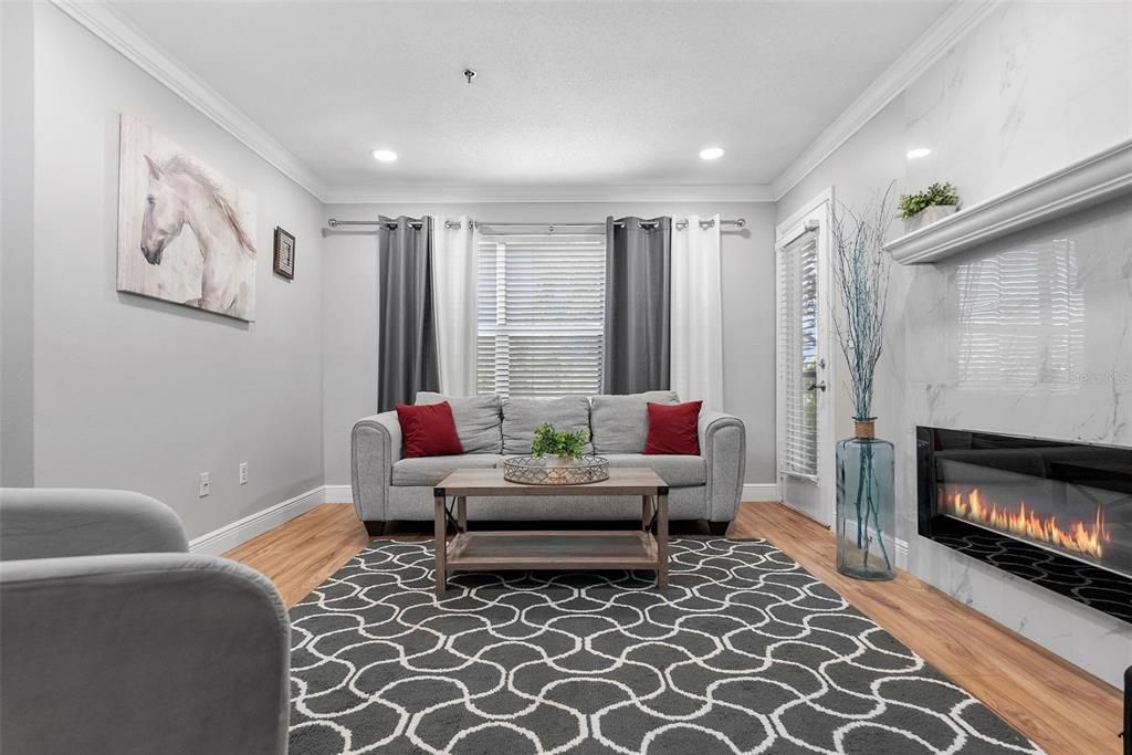 For Rent: $1,950 (2 beds, 1 baths, 857 Square Feet)