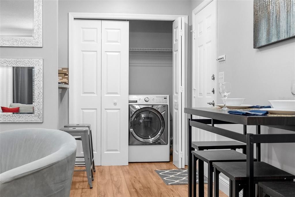 For Rent: $1,950 (2 beds, 1 baths, 857 Square Feet)