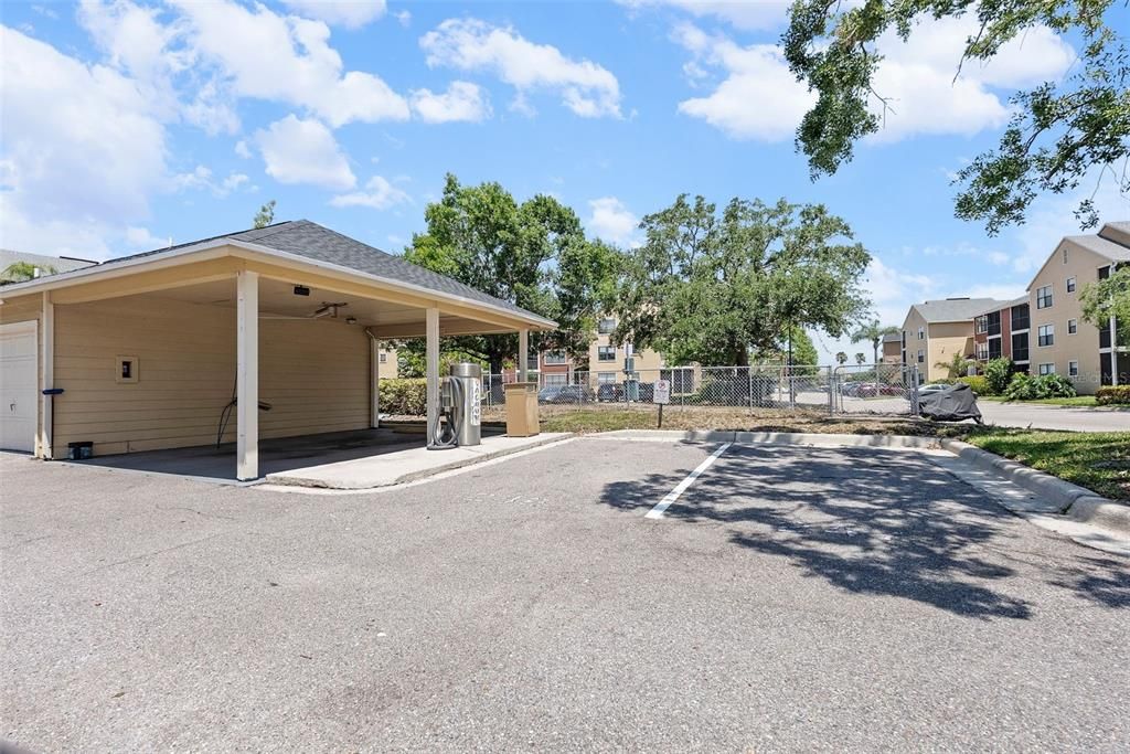 For Rent: $1,950 (2 beds, 1 baths, 857 Square Feet)