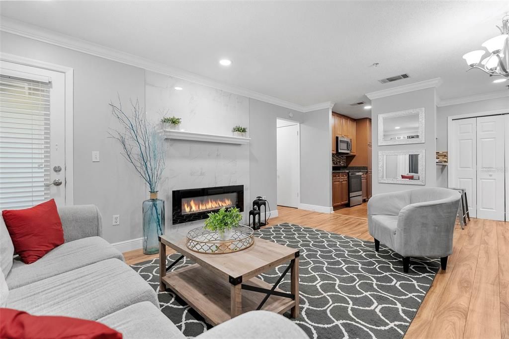 For Rent: $1,950 (2 beds, 1 baths, 857 Square Feet)