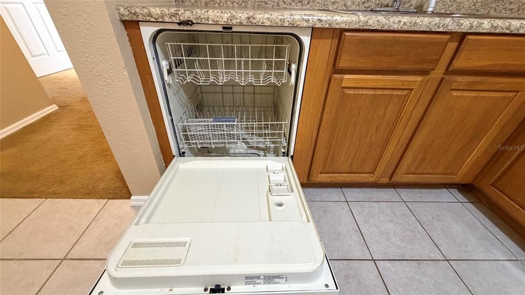 For Sale: $155,500 (3 beds, 2 baths, 1151 Square Feet)