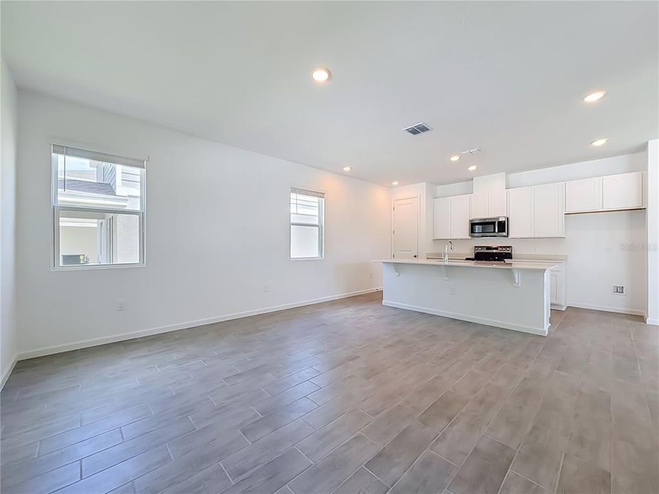For Rent: $2,600 (4 beds, 3 baths, 2170 Square Feet)