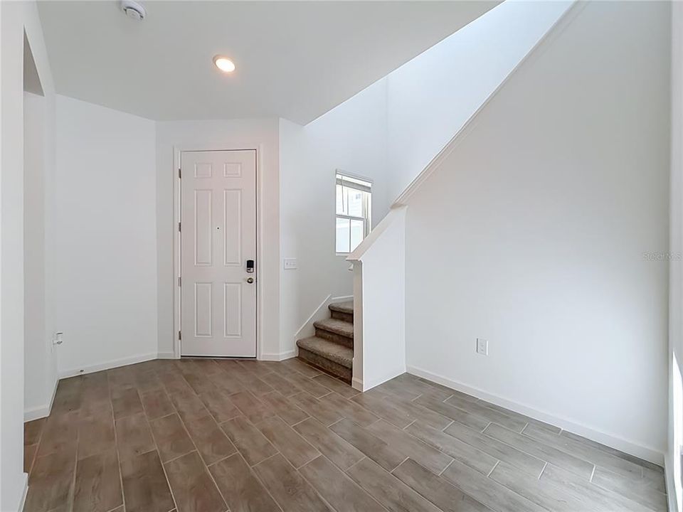 For Rent: $2,600 (4 beds, 3 baths, 2170 Square Feet)