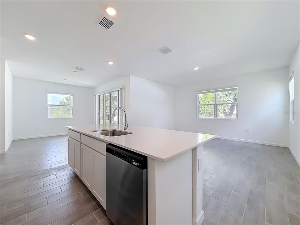For Rent: $2,600 (4 beds, 3 baths, 2170 Square Feet)